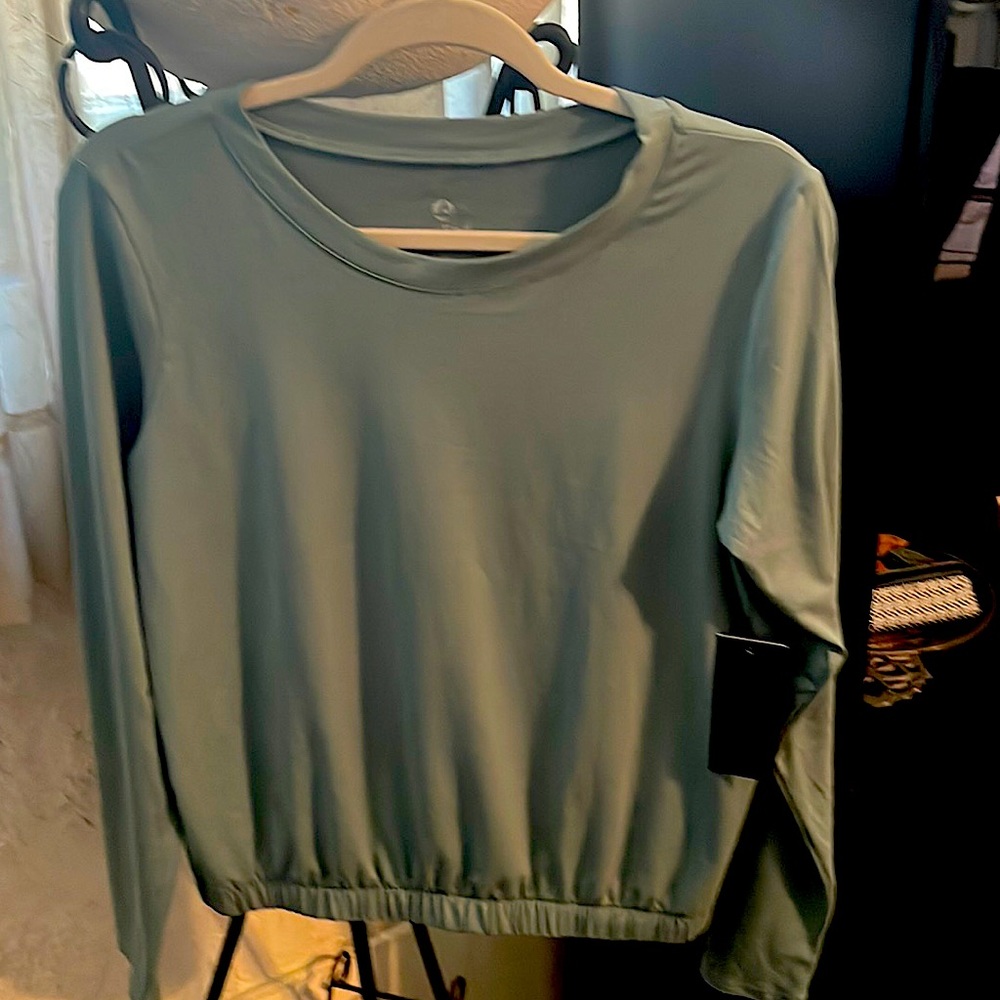 Athleisure Top NWT
